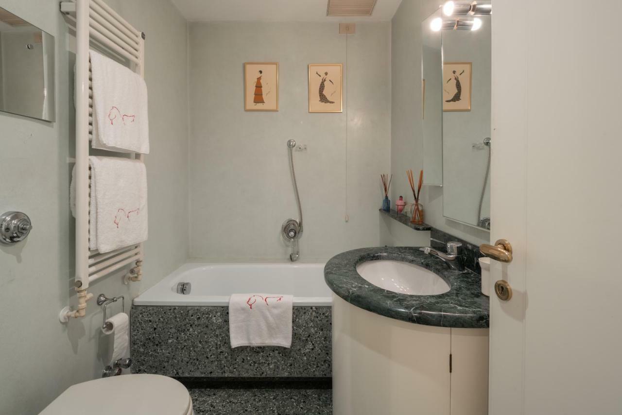 Garden Apartment Venesia Bagian luar foto