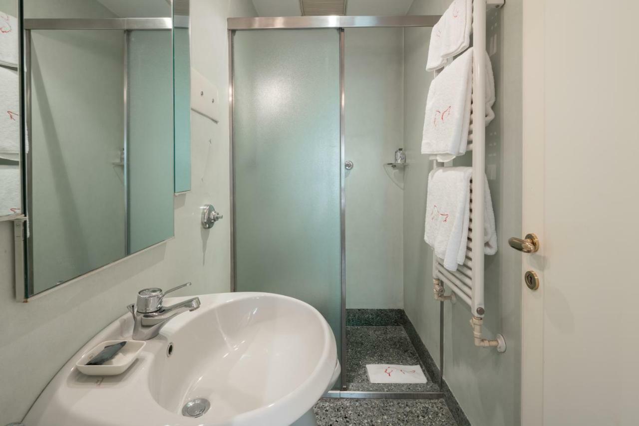 Garden Apartment Venesia Bagian luar foto